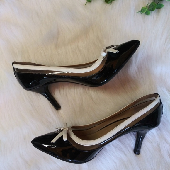 ANTONIO MELANI Shoes - Antonio Melani Black and Off-white Pump Size 9